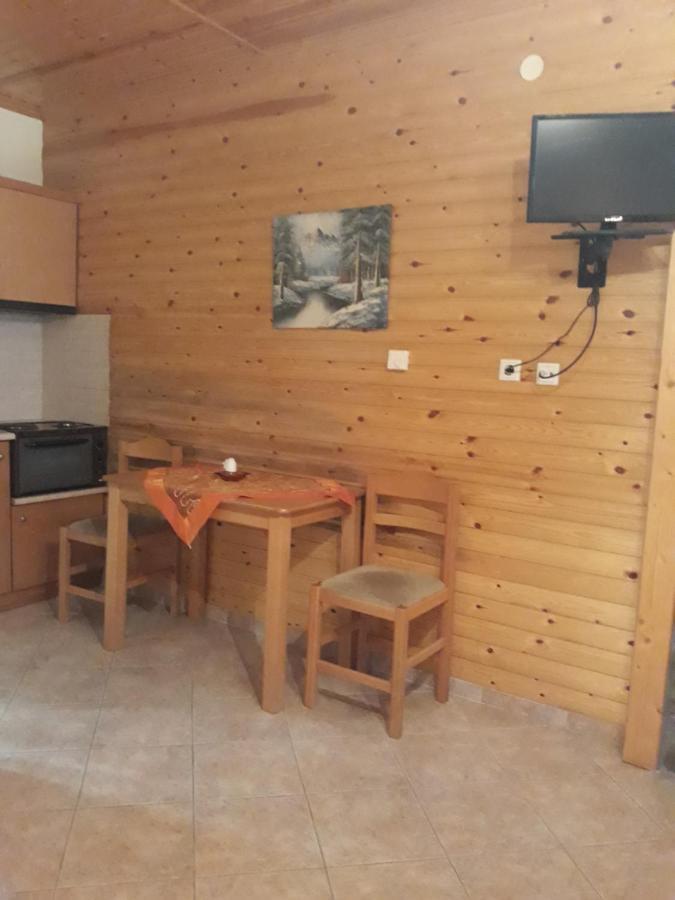 To Konaki Loutraki  Exterior photo